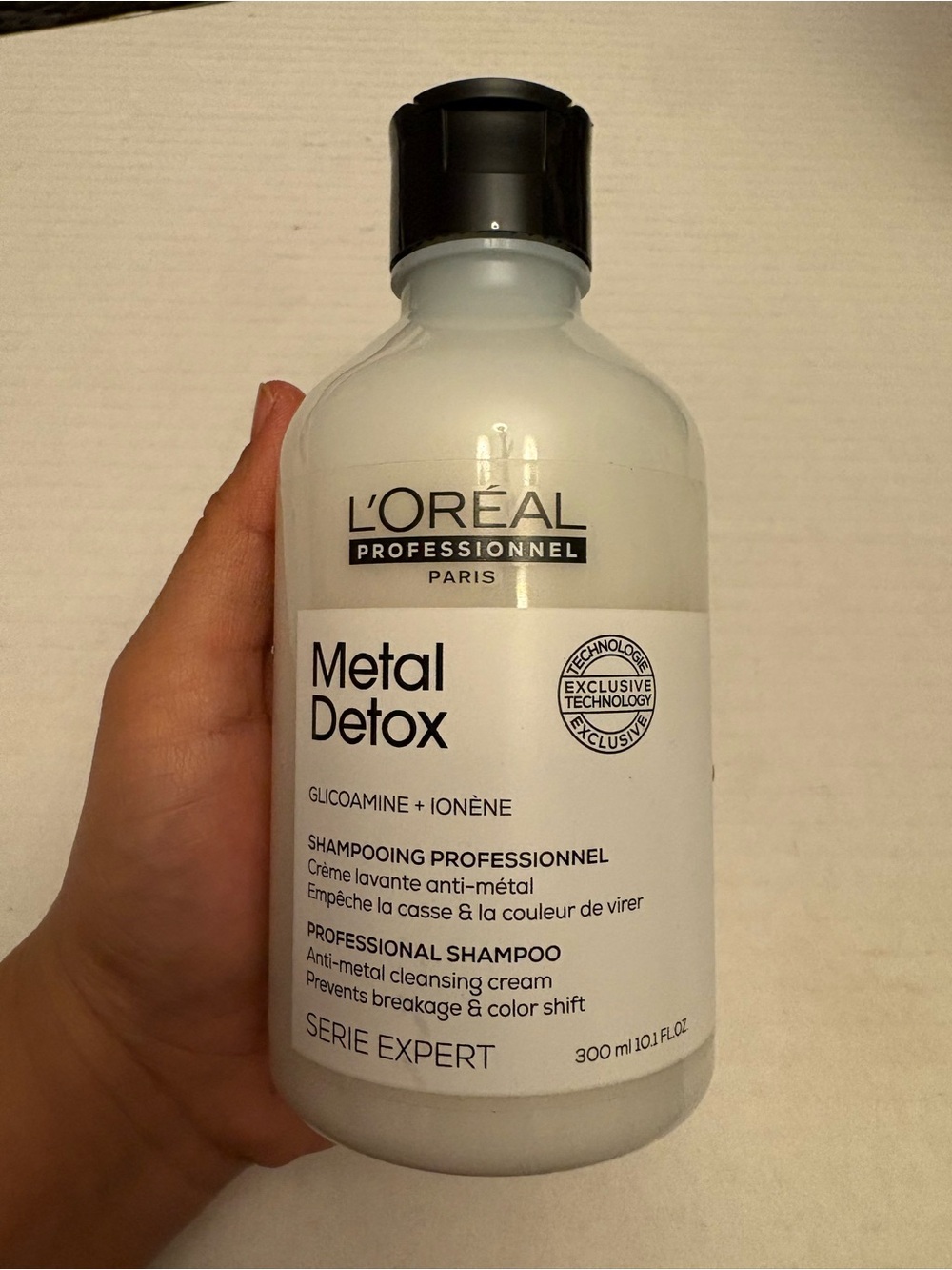 L'Oreal Metal Detox Professional Shampoo - White and Black Cap